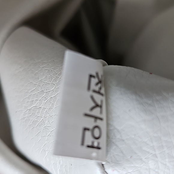 Inside Outside Floral Cushion Cover (12.5" x 15.25") - Picture 5 of 5